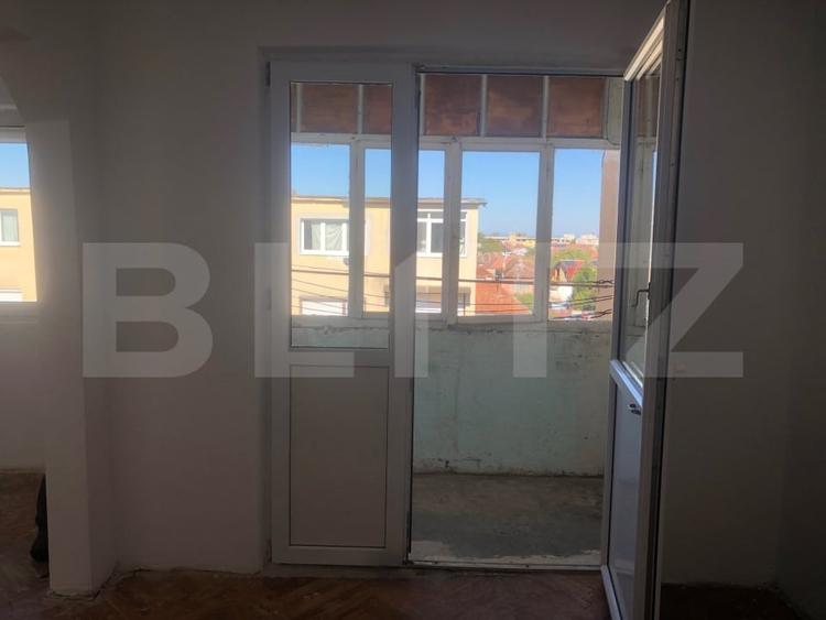 Apartament cu 2 camere nedecomandat în 14 Mai