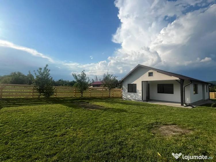 Casă cu 3 camere în Merișani