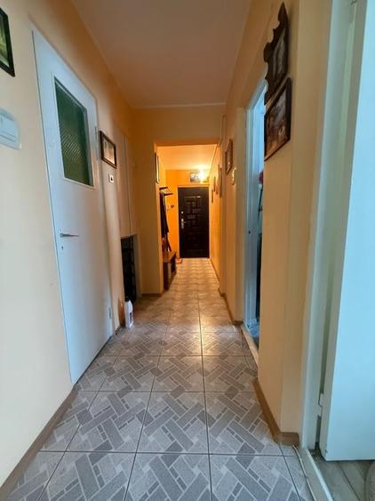 Apartament cu 2 camere decomandat în Micro 19