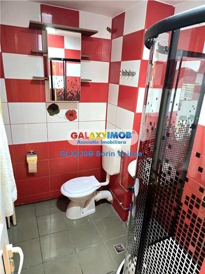 Apartament cu 4 camere semidecomandat, mobilat în Rahova