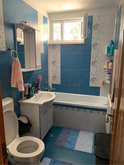 Apartament cu 3 camere decomandat în Exterior Vest