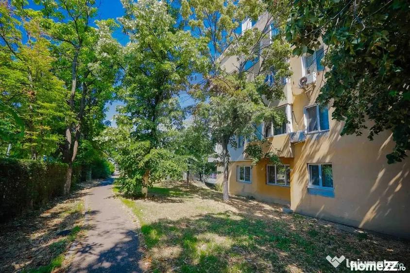 Apartament cu 3 camere decomandat în Nufărul