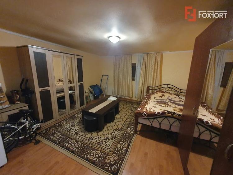 Casă cu 3 camere cu Teren 1238 Mp în Livezile
