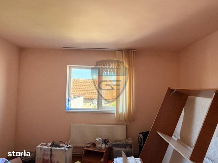 Casă cu 4 camere cu Teren 300 Mp în Central