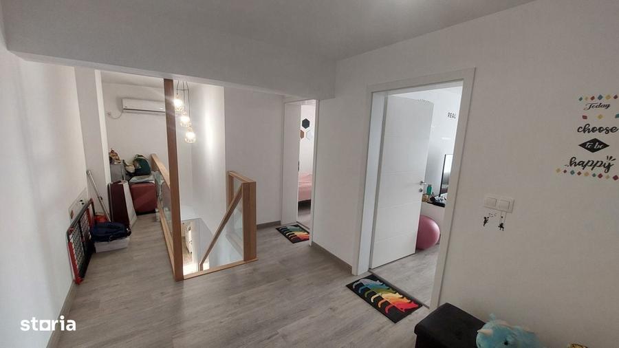 Apartament cu 4 camere, mobilat în Central