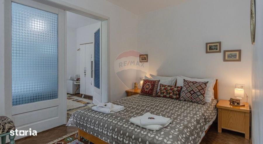 Casă cu 7 camere cu Teren 1350 Mp în Bran