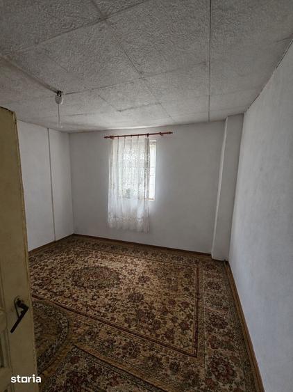 Casă cu 2 camere decomandat cu Teren 186 Mp în Siloz