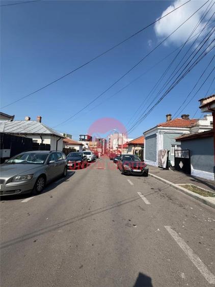Casă cu 3 camere cu Teren 107 Mp în Delfinariu
