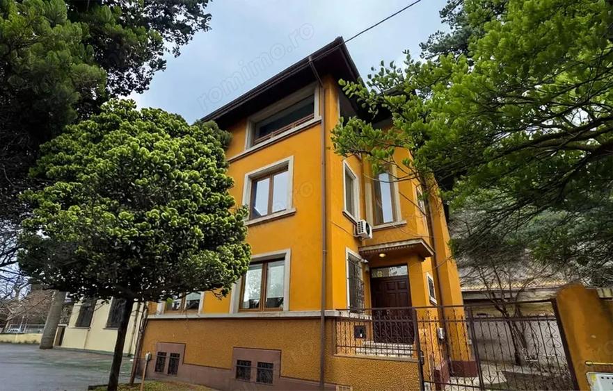 Victoriei - Berzei |Vila interbelica | 5 camere | 190mp | Curte | Comision 0% - 2