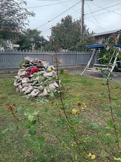Casă individuală cu 4 camere cu Canalizare în Costi