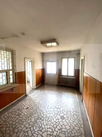 Spațiu comercial, de 594 mp, în Ozun