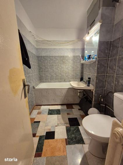 Apartament cu 2 camere decomandat în Km 4