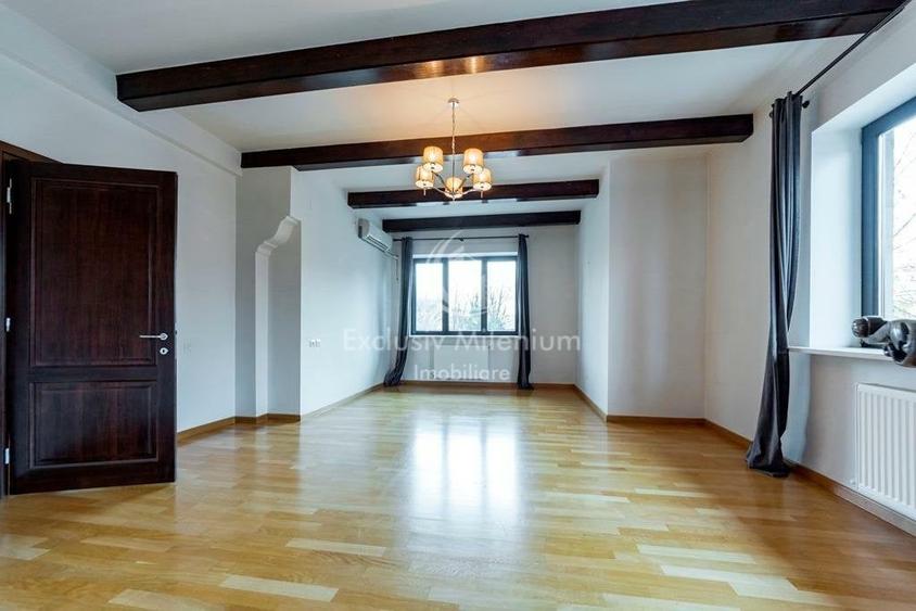 Birou, de 350 mp, în P-ța Dorobanți