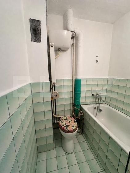 Apartament cu 3 camere semidecomandat, mobilat în Nord-Vest