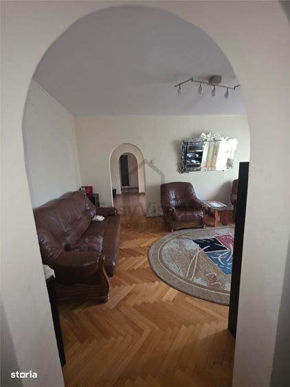 Apartament cu 3 camere semidecomandat, mobilat în Pantelimon