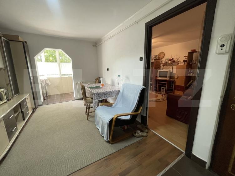 Apartament cu 3 camere decomandat, mobilat în Sud