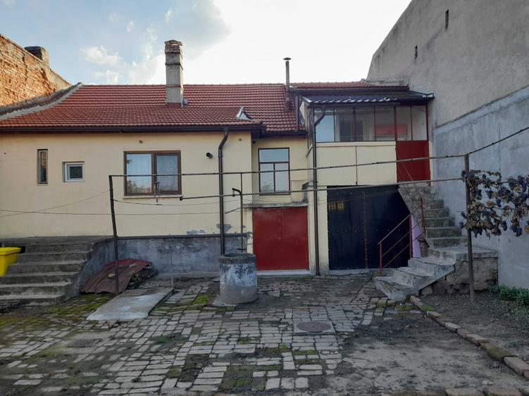 Casă cu 3 camere în Micălaca