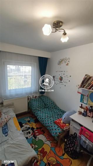 Apartament cu 3 camere decomandat, mobilat în Alexandru cel Bun