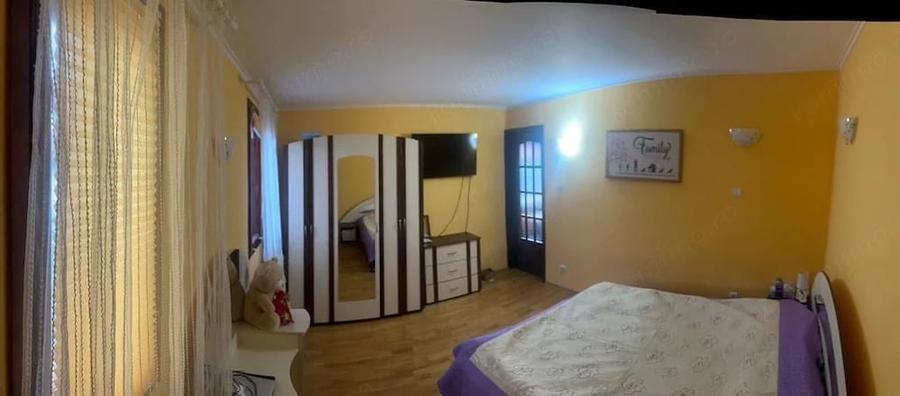 Casă cu 6 camere cu Teren 200 Mp în Calea Poplăcii