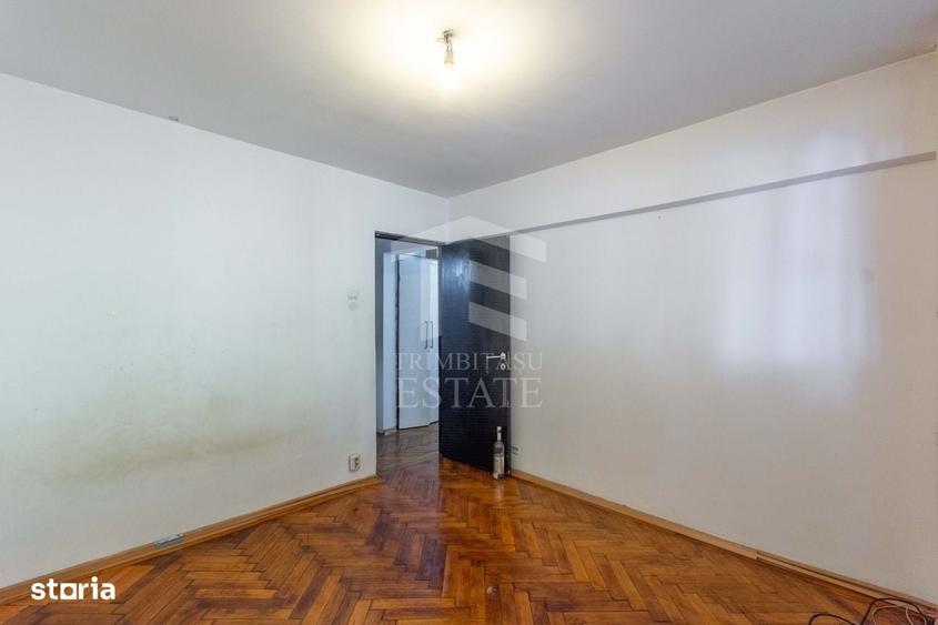 Apartament cu 3 camere semidecomandat în Mihai Bravu