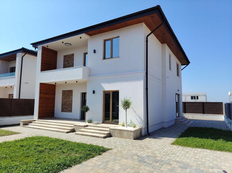 Casă cu 4 camere în Dobroești