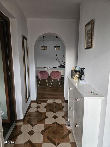 Casă cu 4 camere în Domnești