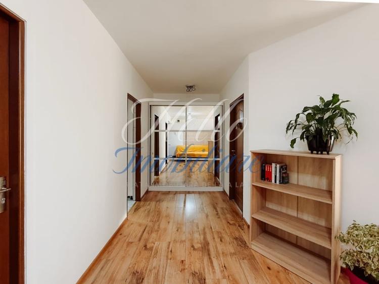 Apartament cu 3 camere decomandat în Florești