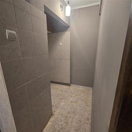 Apartament cu 3 camere semidecomandat în Piața Unirii