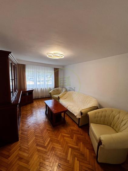 Apartament cu 3 camere decomandat, mobilat în Vasile Aaron