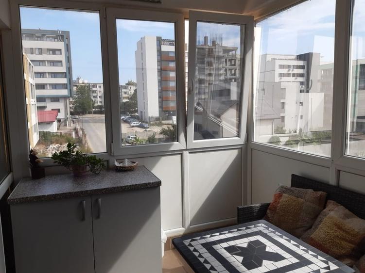 Apartament cu 2 camere semidecomandat, mobilat în Tomis Nord