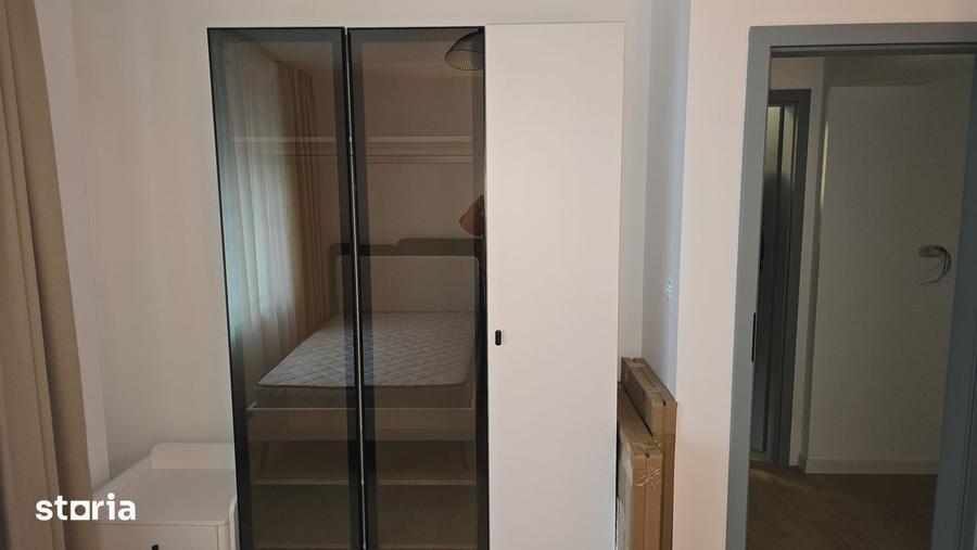Apartament cu 4 camere decomandat în Micul Dallas
