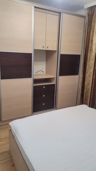 Apartament cu 3 camere decomandat în Far