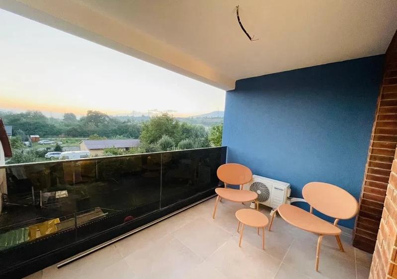 Apartament cu 2 camere semidecomandat, mobilat în Florești
