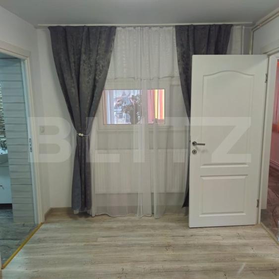 Casă individuală cu 7 camere cu Canalizare în Exterior Vest