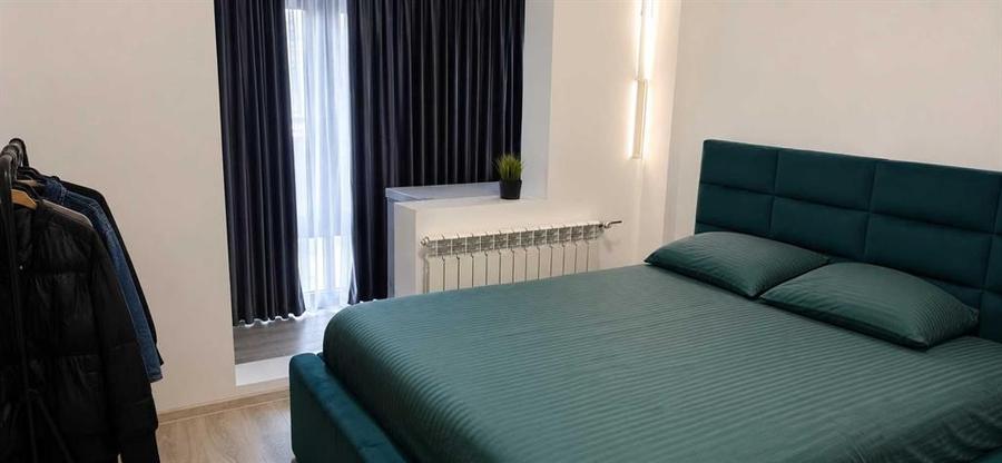 Apartament cu 5 camere decomandat în Titan