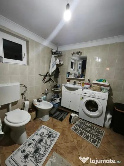 Casă cu 3 camere cu Teren 900 Mp în Central