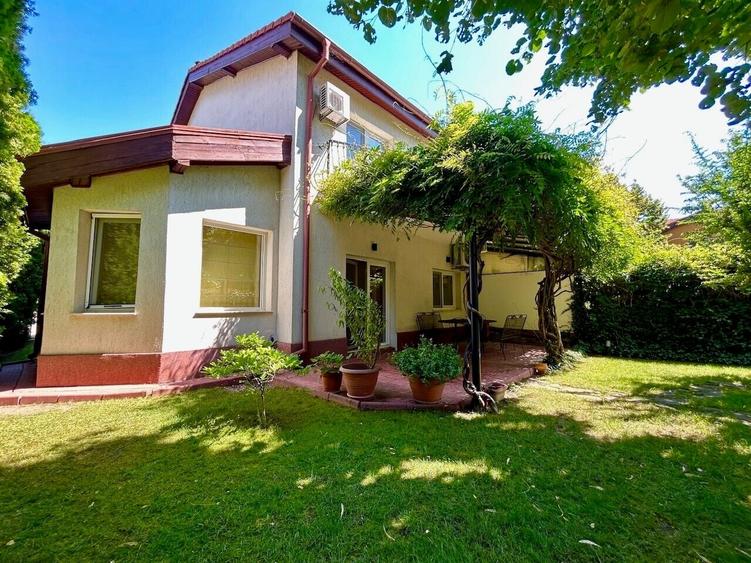 Duplex cu 4 camere cu Canalizare în Iancu Nicolae