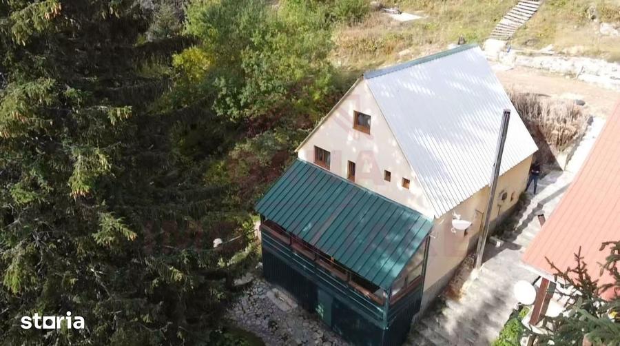 Casă cu 6 camere cu Teren 250 Mp în Turnu Ruieni