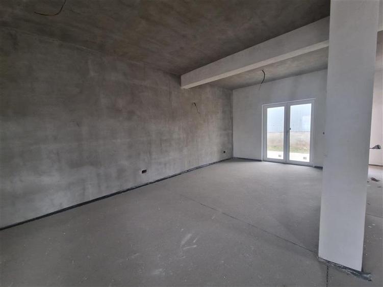 Casă cu 4 camere cu Teren 276 Mp în Central