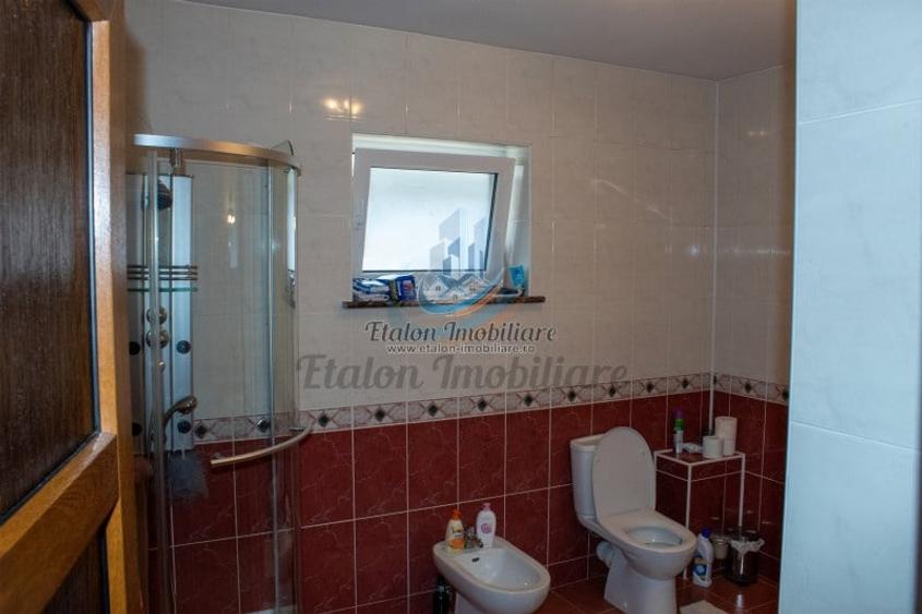 Casă individuală cu 5 camere cu Canalizare în Dărmănești