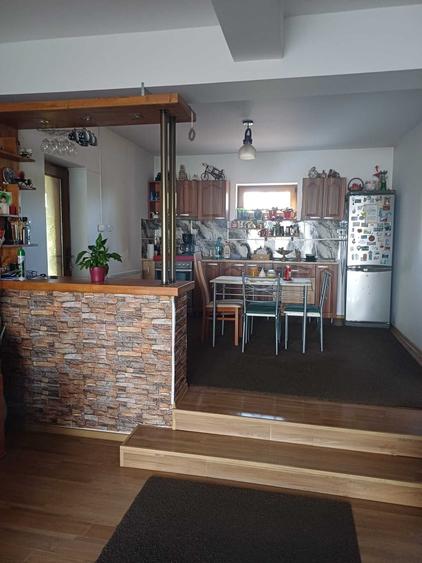 Casă cu 3 camere în Mărginenii de Sus