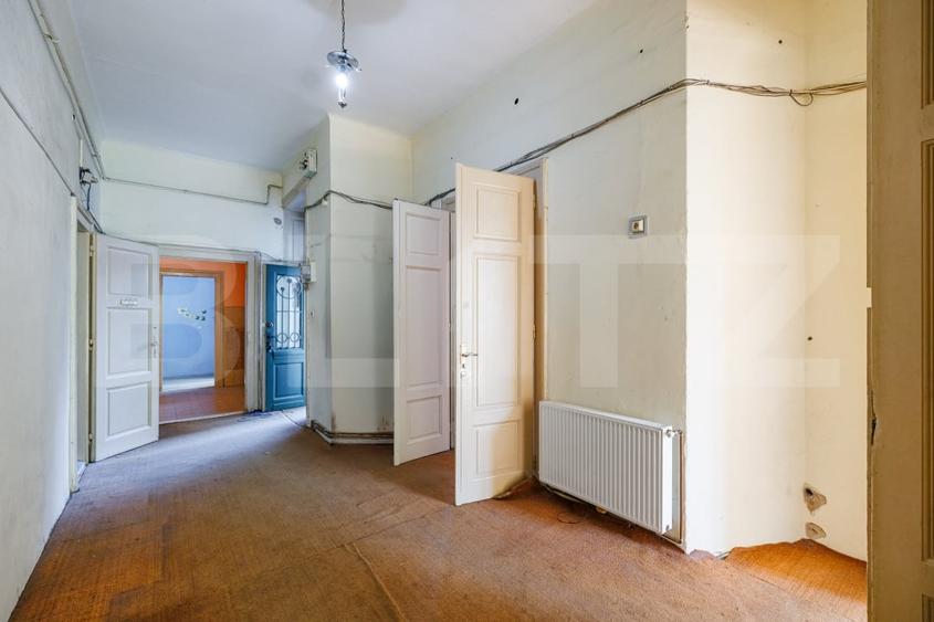 Apartament cu 5 camere decomandat în Sinaia