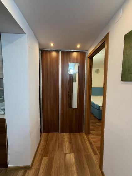 Apartament cu 3 camere semidecomandat în Zorilor