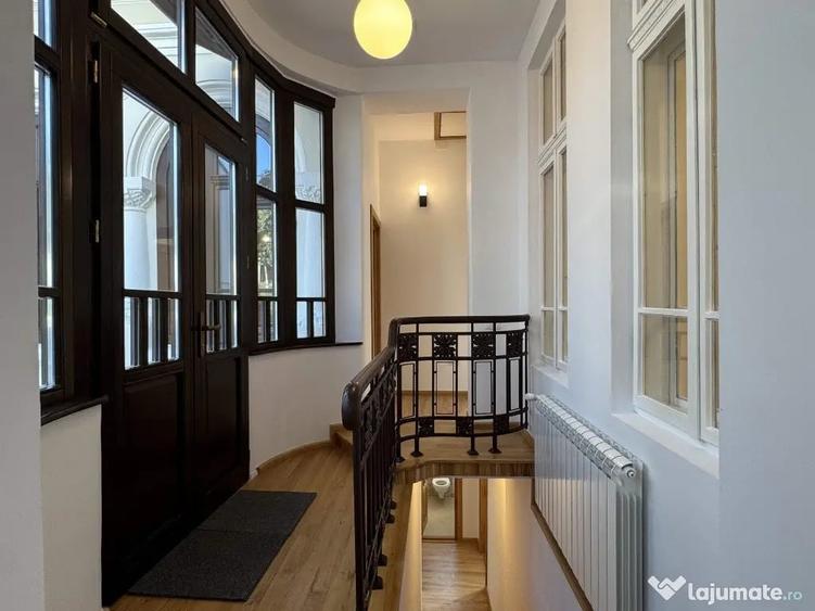 Casă cu 6 camere cu Teren 1000 Mp în Central