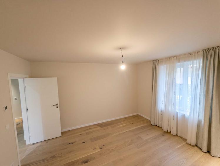 Casă cu 3 camere cu Teren 280 Mp în Exterior Vest