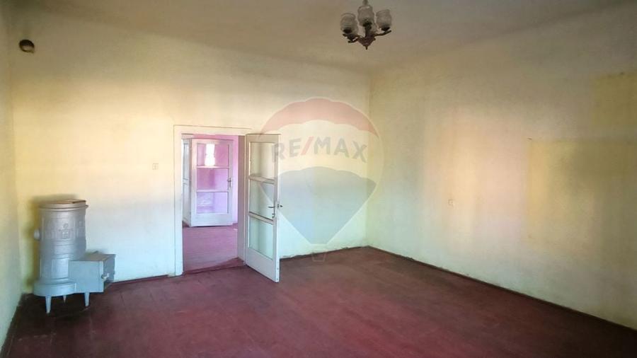 Casă cu 4 camere cu Teren 317 Mp în Dumbrăveni