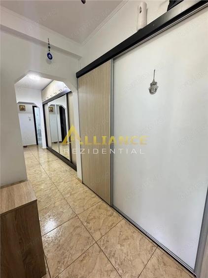 Apartament cu 3 camere, mobilat în Brâncoveanu