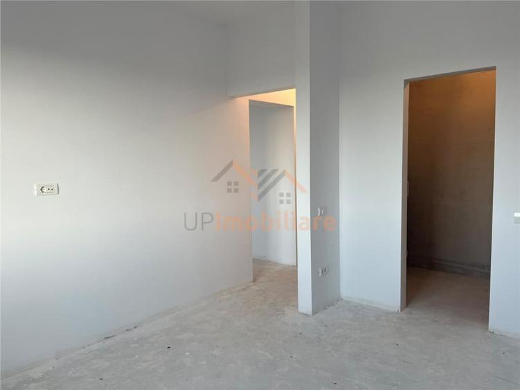 Casă cu 4 camere cu Teren 471 Mp în Cihei