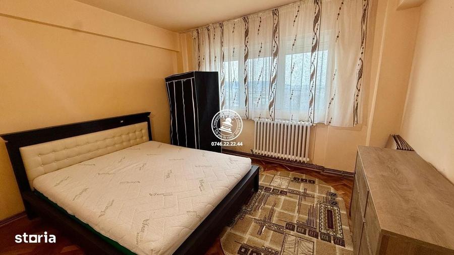 Apartament cu 3 camere decomandat în Alexandru cel Bun