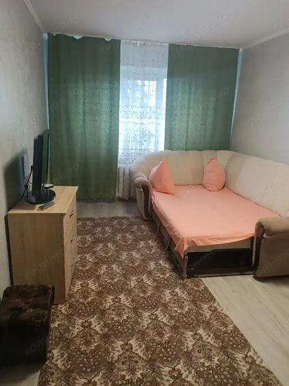 Garsonieră decomandată în Apărătorii Patriei
